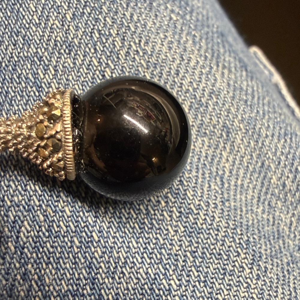 Silver Black drop earrings - Picture 5 of 7